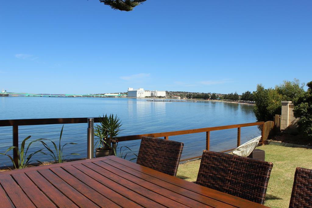 Bay 10 - Suites And Apartments Порт-Линкольн Экстерьер фото