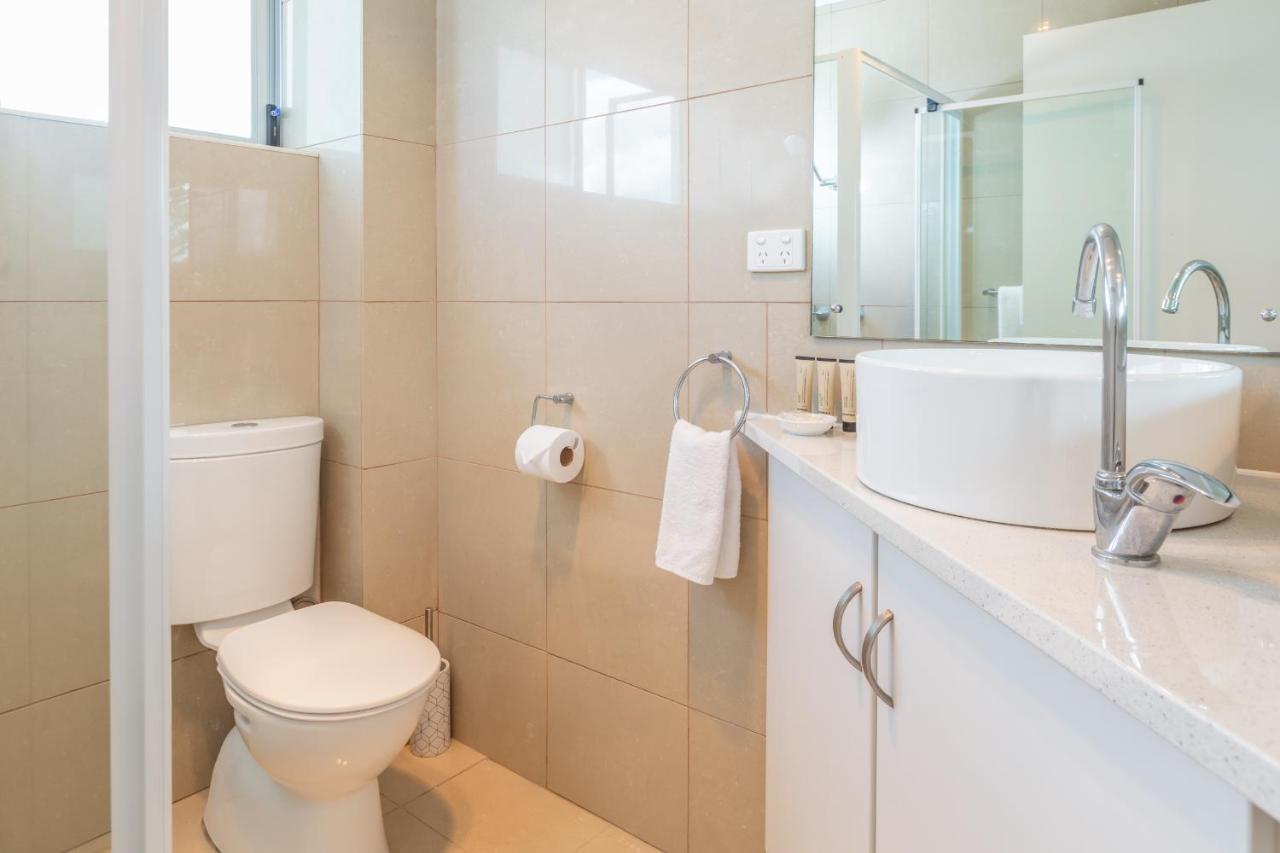 Bay 10 - Suites And Apartments Порт-Линкольн Экстерьер фото